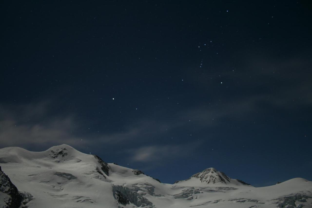 Pensjonat Bei Max - Garni Kirchenwirt St. Leonhard im Pitztal