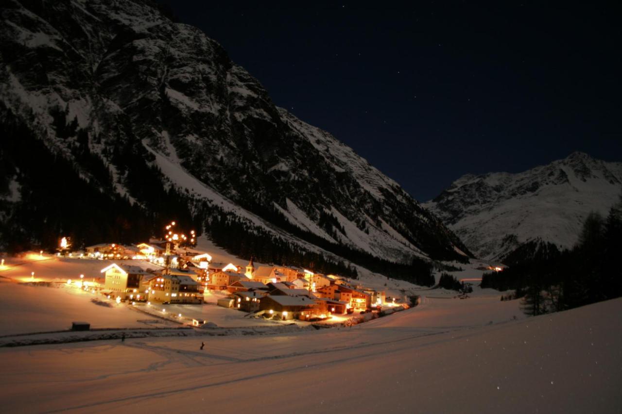 Pensjonat Bei Max - Garni Kirchenwirt St. Leonhard im Pitztal